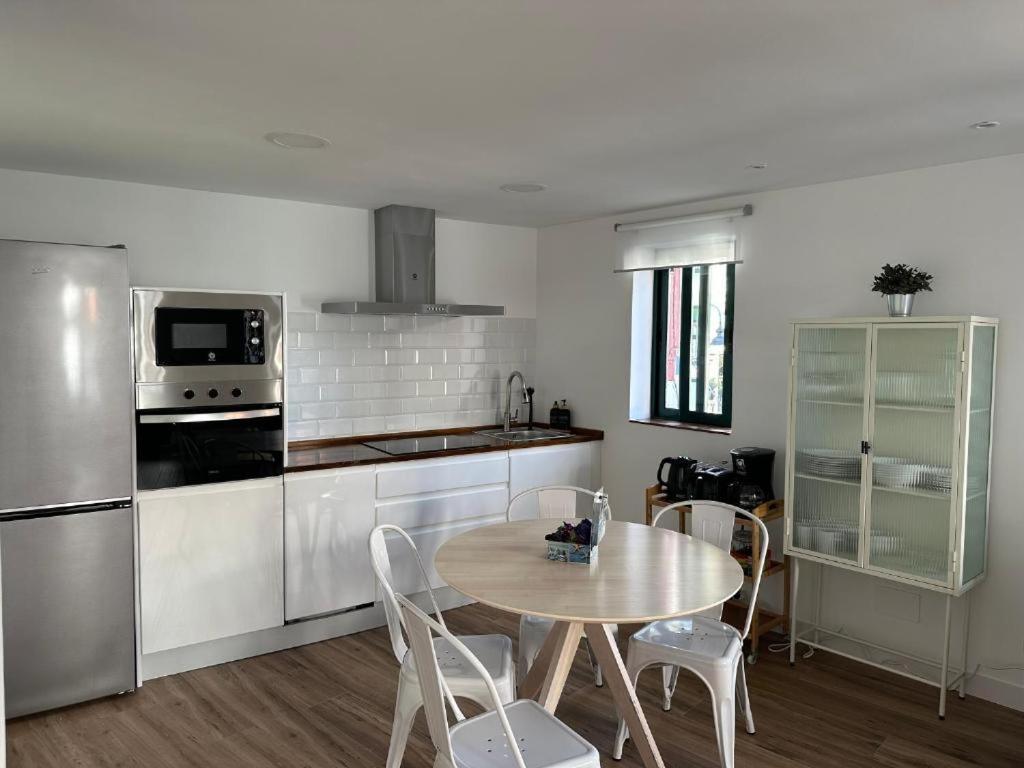 Apartamentos Urbanin II Plaza De San Pedro Кудильеро Экстерьер фото